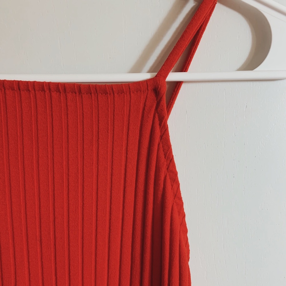 Red ribbed dress